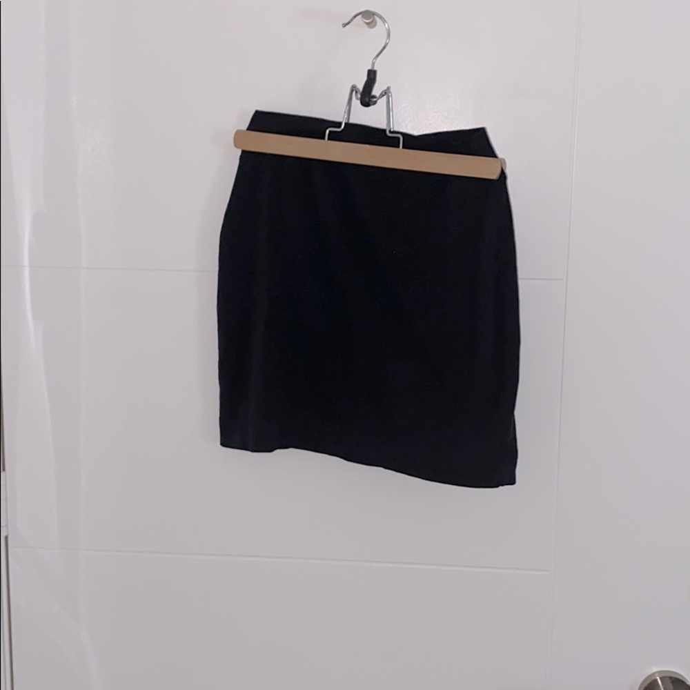 VS Black mini skirt